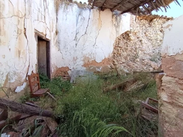 Moradia T1 para Venda em Loule (São Sebastião)