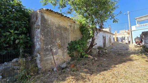 Moradia T1 para Venda em Loule (São Sebastião)