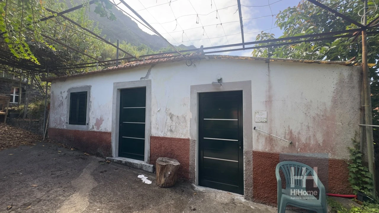 Moradia T2 para Venda em Arco de São Jorge Foto 3