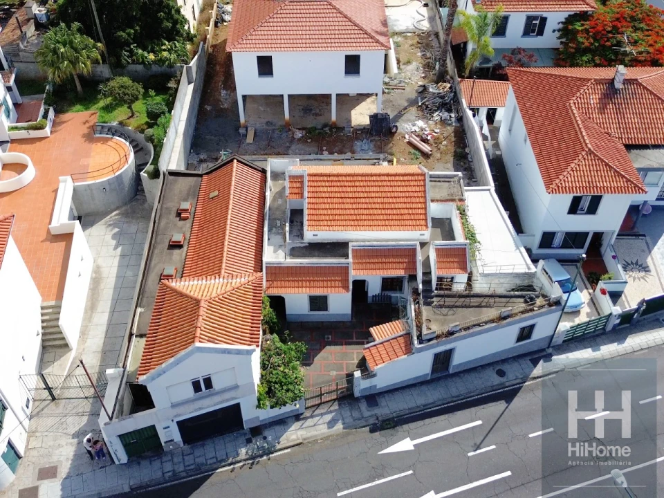 Moradia T4 para Venda em Funchal (São Pedro) Foto 1