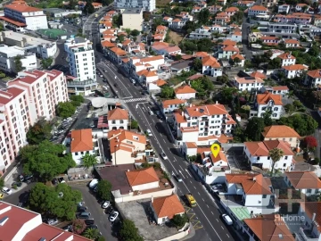 Moradia T4 para Venda em Funchal (São Pedro)
