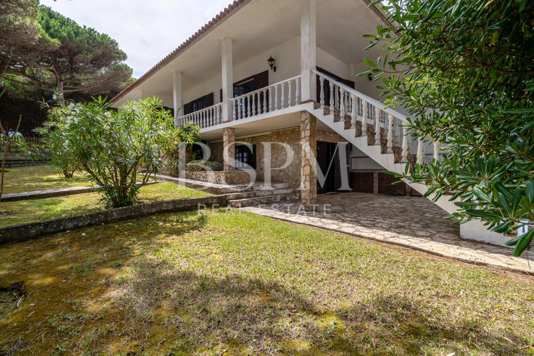 Moradia T5 para Venda em Vau Foto 11