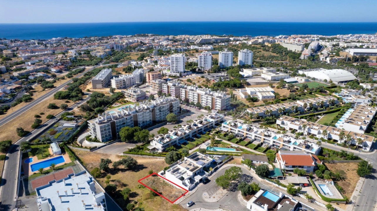 Terreno para Venda em Albufeira e Olhos de Água Foto 1