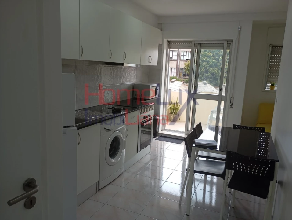 Apartamento T1 para Venda em Cedofeita, Santo Ildefonso, Sé, Miragaia, São Nicolau e Vitória Foto 1
