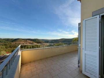 Moradia T4 para Venda em Santa Catarina da Fonte do Bispo