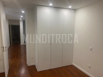 Apartamento T2 para Arrendamento em Braga (São José de São Lázaro e São João do Souto)