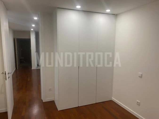 Apartamento T2 para Arrendamento em Braga (São José de São Lázaro e São João do Souto) Foto 9