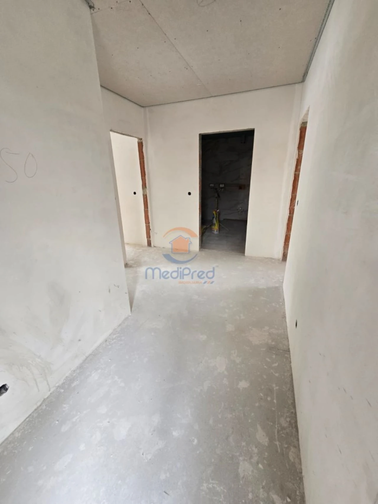 Moradia T4 para Venda em Casal de Cambra Foto 4