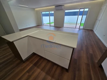 Moradia T4 para Venda em Casal de Cambra