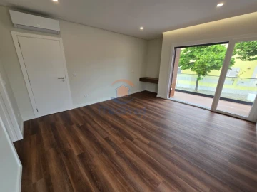 Moradia T4 para Venda em Casal de Cambra