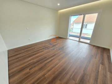 Moradia T4 para Venda em Casal de Cambra