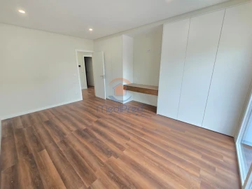 Moradia T4 para Venda em Casal de Cambra