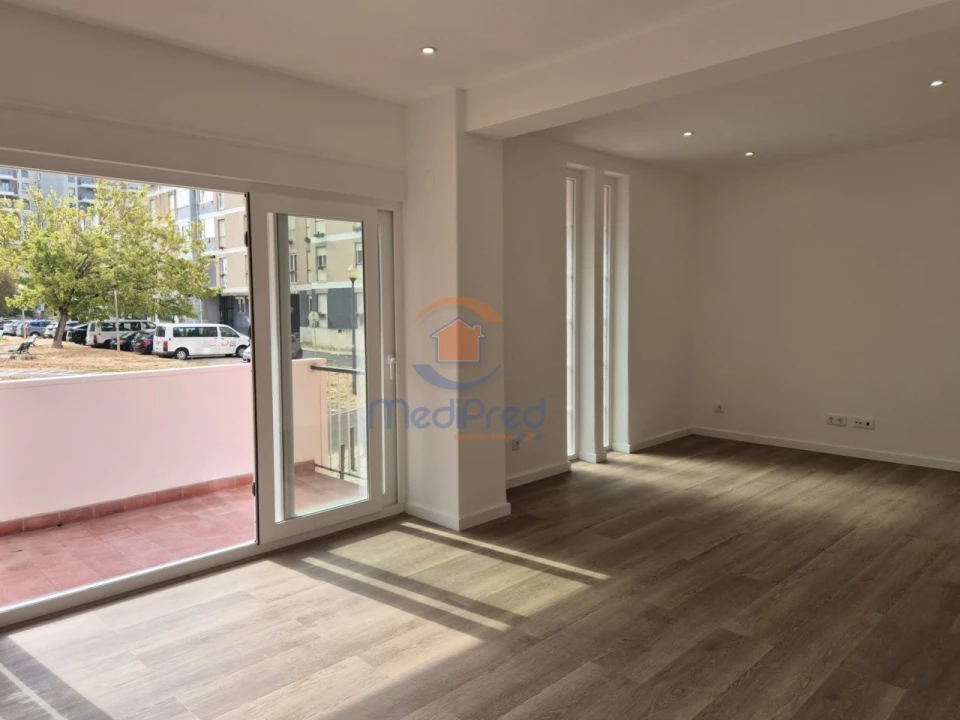 Apartamento T4 para Venda em Olivais Foto 5