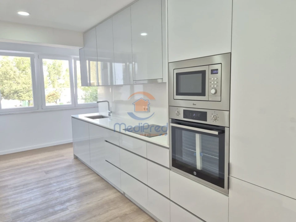 Apartamento T4 para Venda em Olivais Foto 8