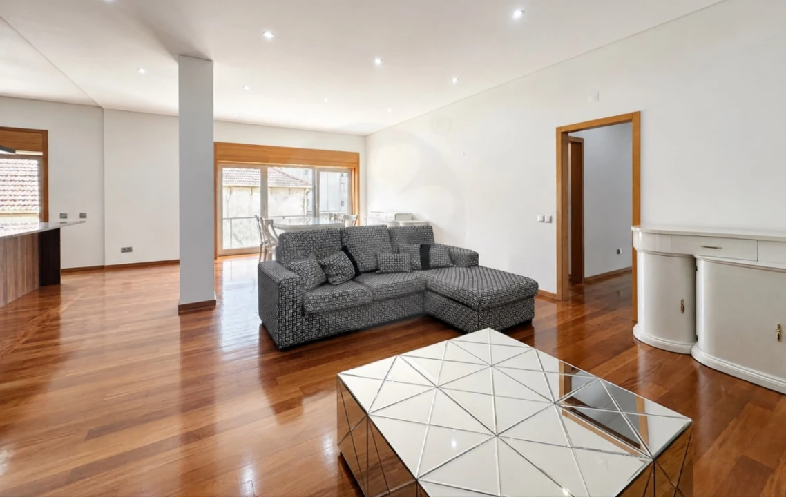 Apartamento T4 para Venda em Póvoa de Varzim, Beiriz e Argivai Foto 2