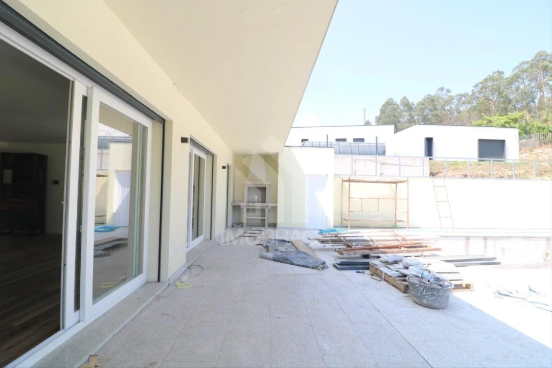 Moradia T3 para Venda em Espinho Foto 11