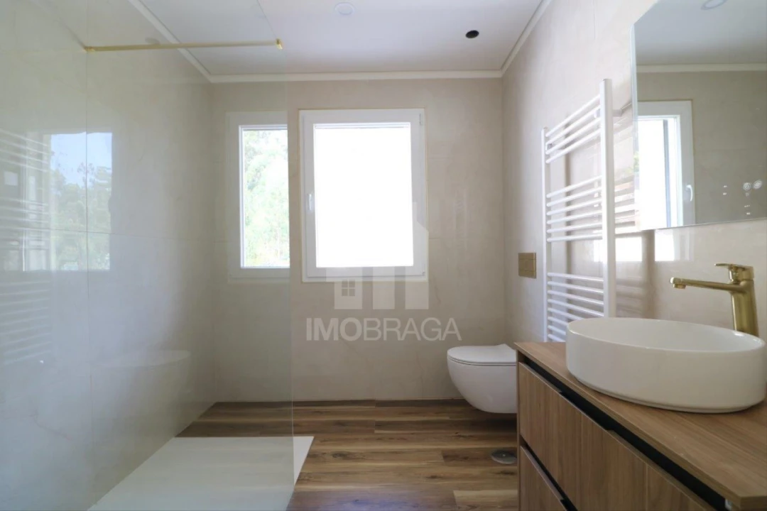 Moradia T3 para Venda em Espinho Foto 20