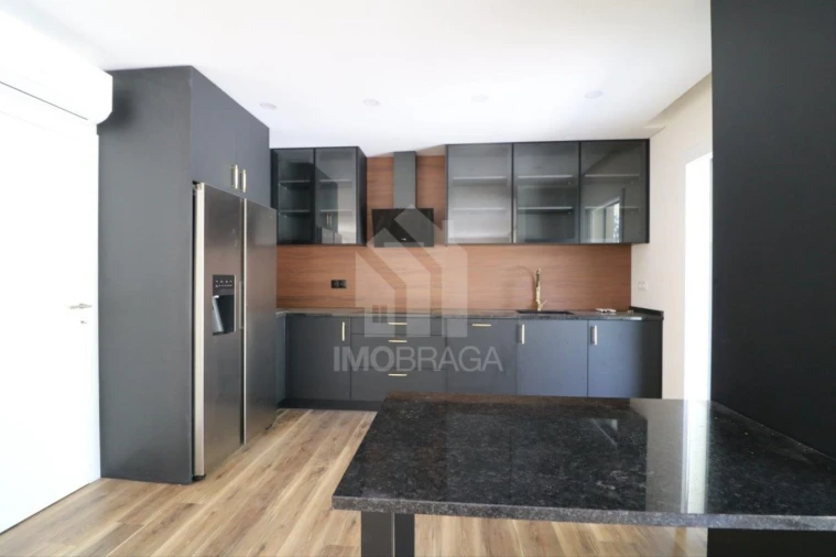 Moradia T3 para Venda em Espinho Foto 3