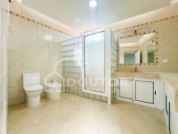 Moradia T1 para Venda em Funchal (Santa Maria Maior)