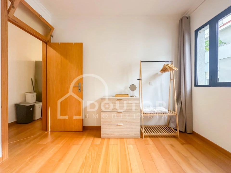 Apartamento T2 para Venda em Funchal (Se) Foto 18