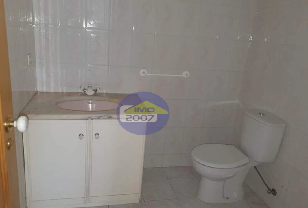 Apartamento T3 para Venda em Canelas Foto 11