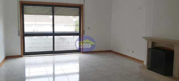 Apartamento T3 para Venda em Canelas