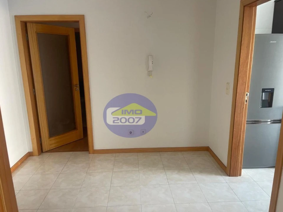 Apartamento T2 para Venda em Canelas Foto 9