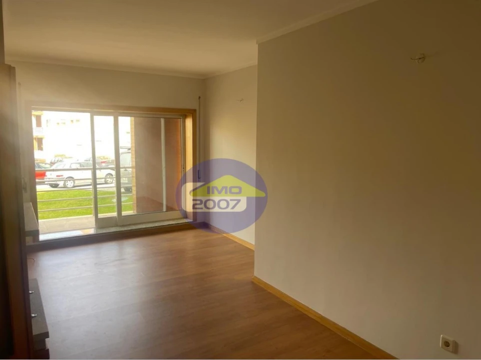 Apartamento T2 para Venda em Canelas Foto 11