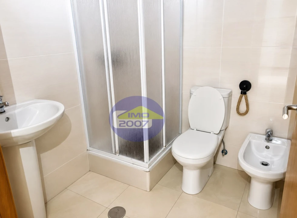 Apartamento T2 para Venda em Canelas Foto 4