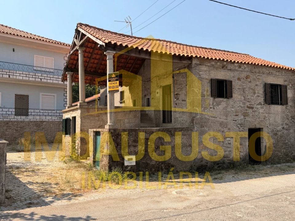 Moradia T2 para Venda em Sabugal e Aldeia de Santo António Foto 1