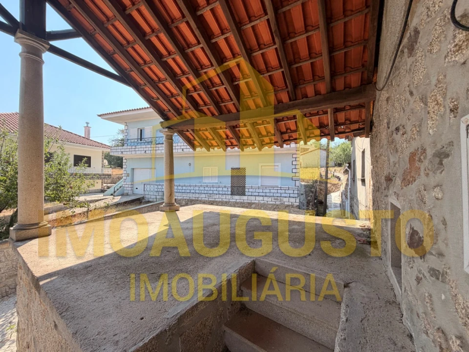 Moradia T2 para Venda em Sabugal e Aldeia de Santo António Foto 3