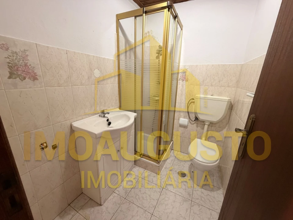 Moradia T2 para Venda em Sabugal e Aldeia de Santo António Foto 7