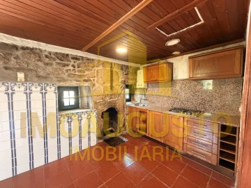 Moradia T2 para Venda em Sabugal e Aldeia de Santo António