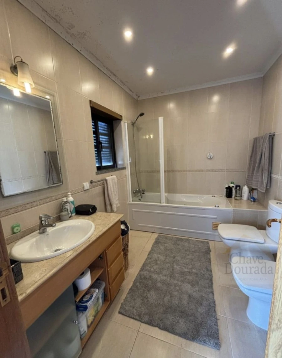 Apartamento T5 para Venda em Santo Antonio dos Olivais Foto 23