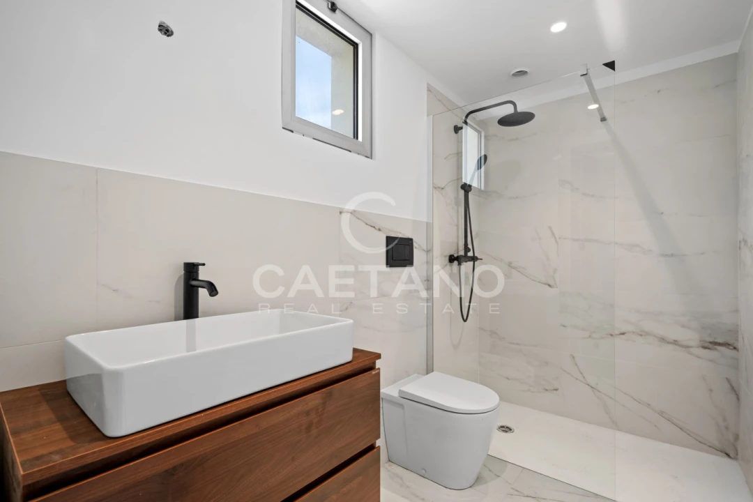 Apartamento T3 para Venda em Camara de Lobos Foto 32