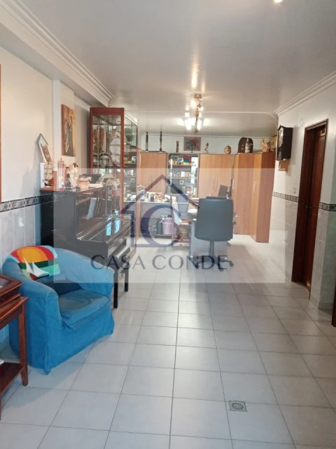 Moradia T4 para Venda em Queluz e Belas