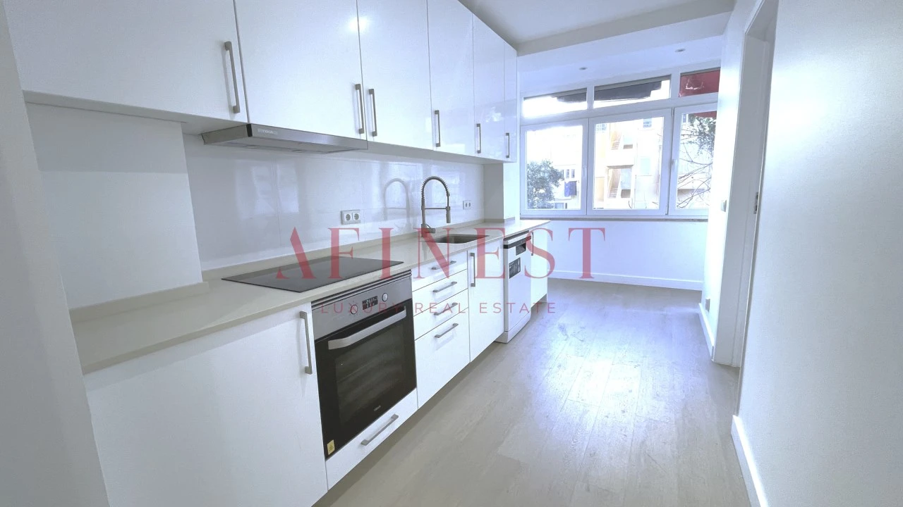 Apartamento T4 para Arrendamento em Campo de Ourique Foto 1