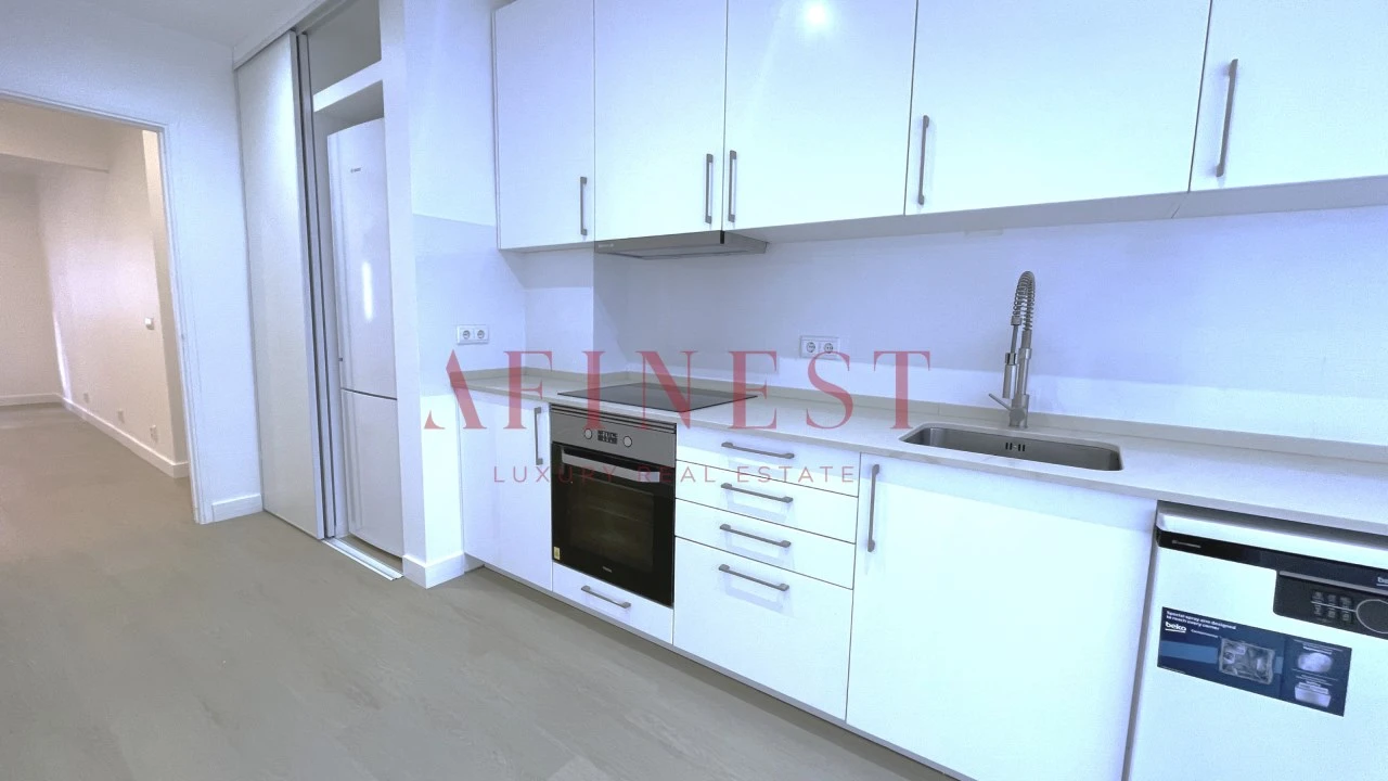 Apartamento T4 para Arrendamento em Campo de Ourique Foto 7