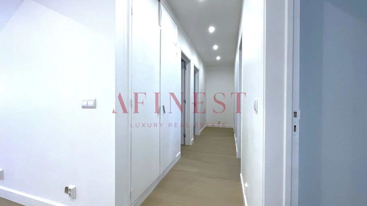 Apartamento T4 para Arrendamento em Campo de Ourique Foto 19