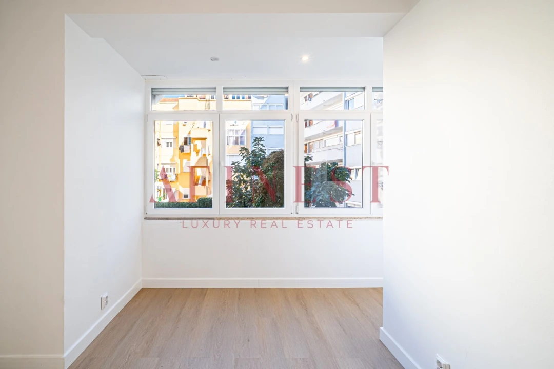 Apartamento T4 para Arrendamento em Campo de Ourique Foto 13