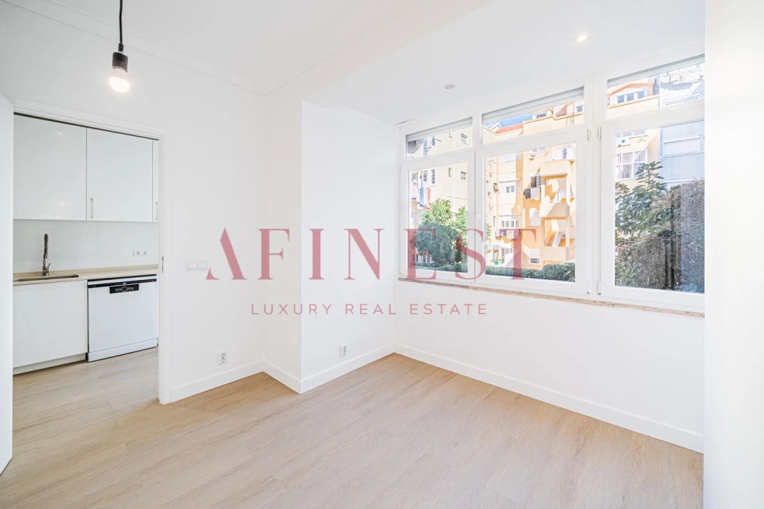 Apartamento T4 para Arrendamento em Campo de Ourique Foto 14