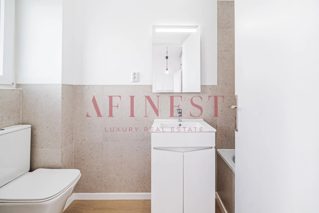 Apartamento T4 para Arrendamento em Campo de Ourique Foto 15