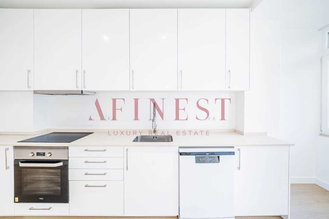 Apartamento T4 para Arrendamento em Campo de Ourique Foto 10
