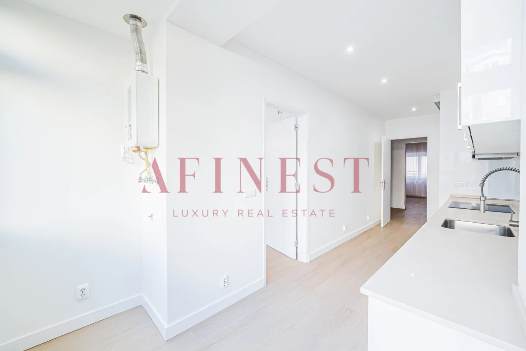 Apartamento T4 para Arrendamento em Campo de Ourique Foto 9