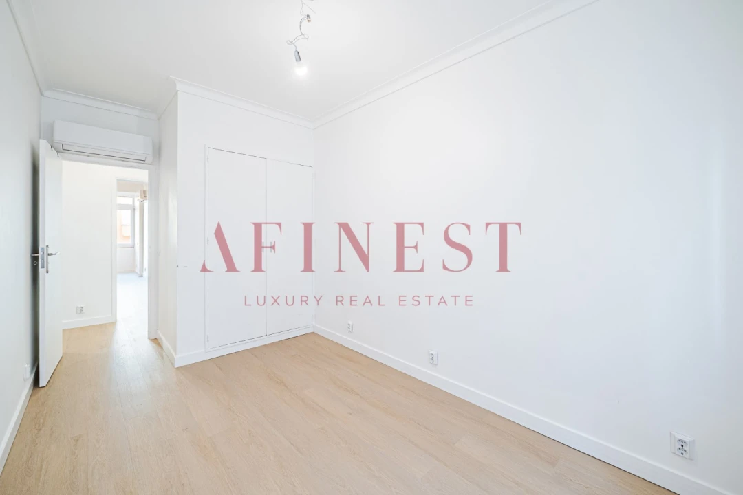 Apartamento T4 para Arrendamento em Campo de Ourique Foto 22