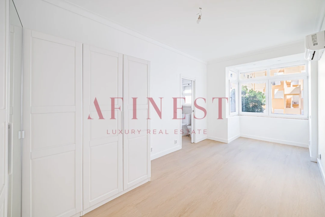 Apartamento T4 para Arrendamento em Campo de Ourique Foto 24