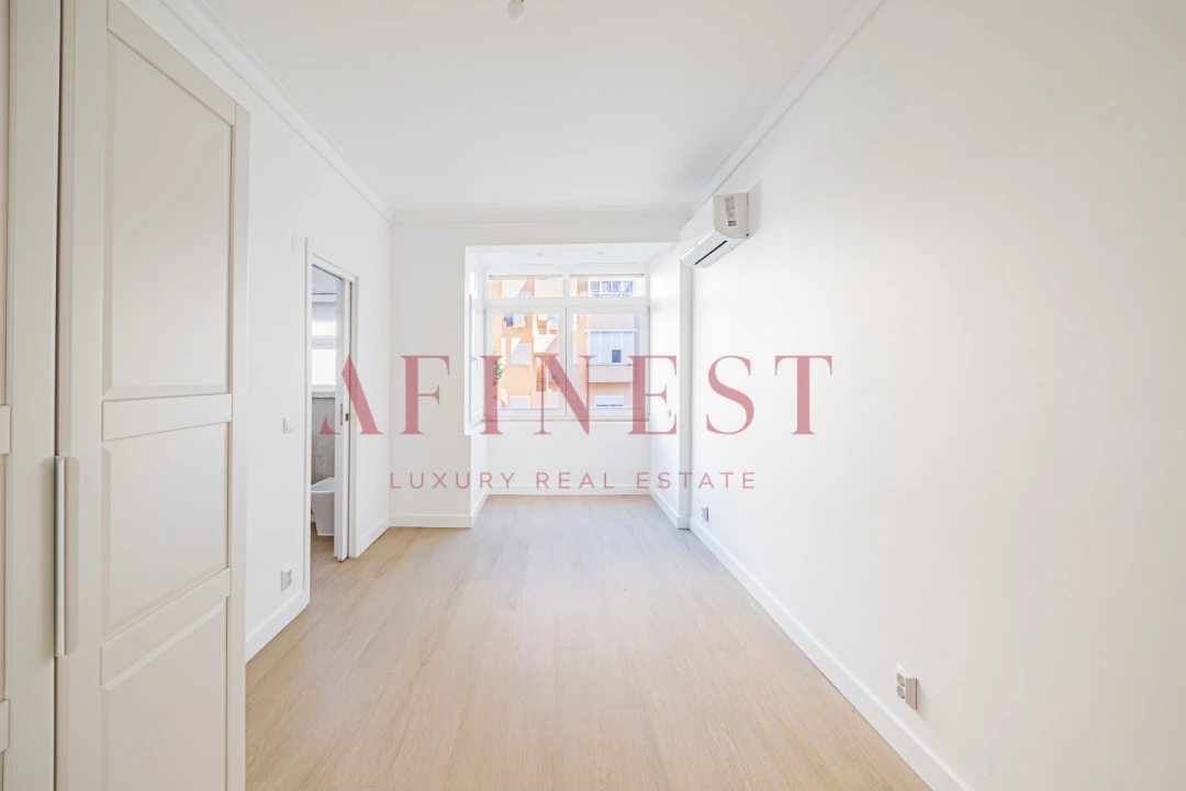 Apartamento T4 para Arrendamento em Campo de Ourique Foto 25