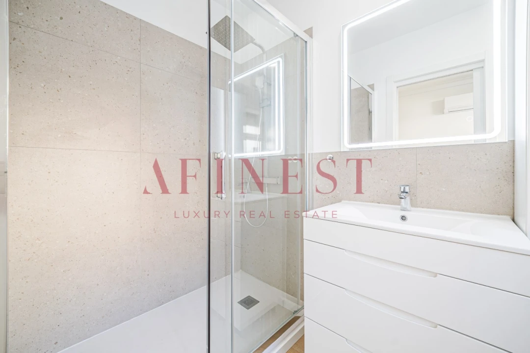 Apartamento T4 para Arrendamento em Campo de Ourique Foto 32