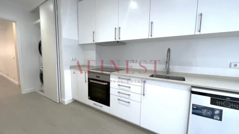 Apartamento T4 para Arrendamento em Campo de Ourique