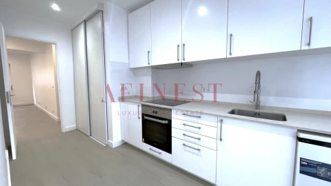 Apartamento T4 para Arrendamento em Campo de Ourique